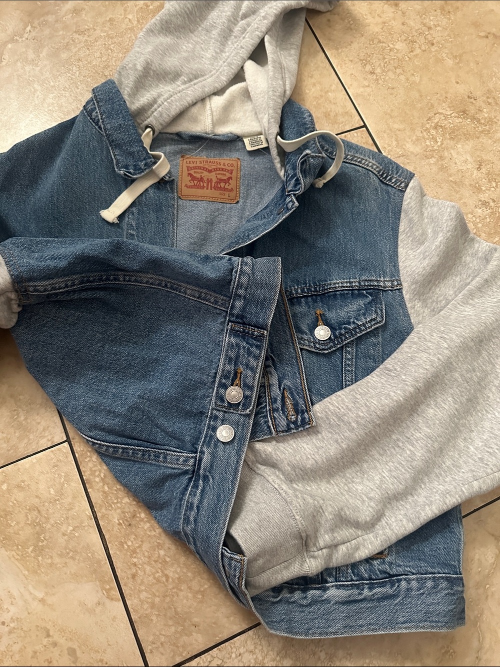 Levi’s Jacket - Picture 3 of 3